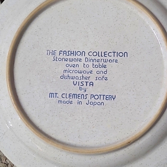 Vista by Mt. Clemens Pottery - Picture 3 of 4